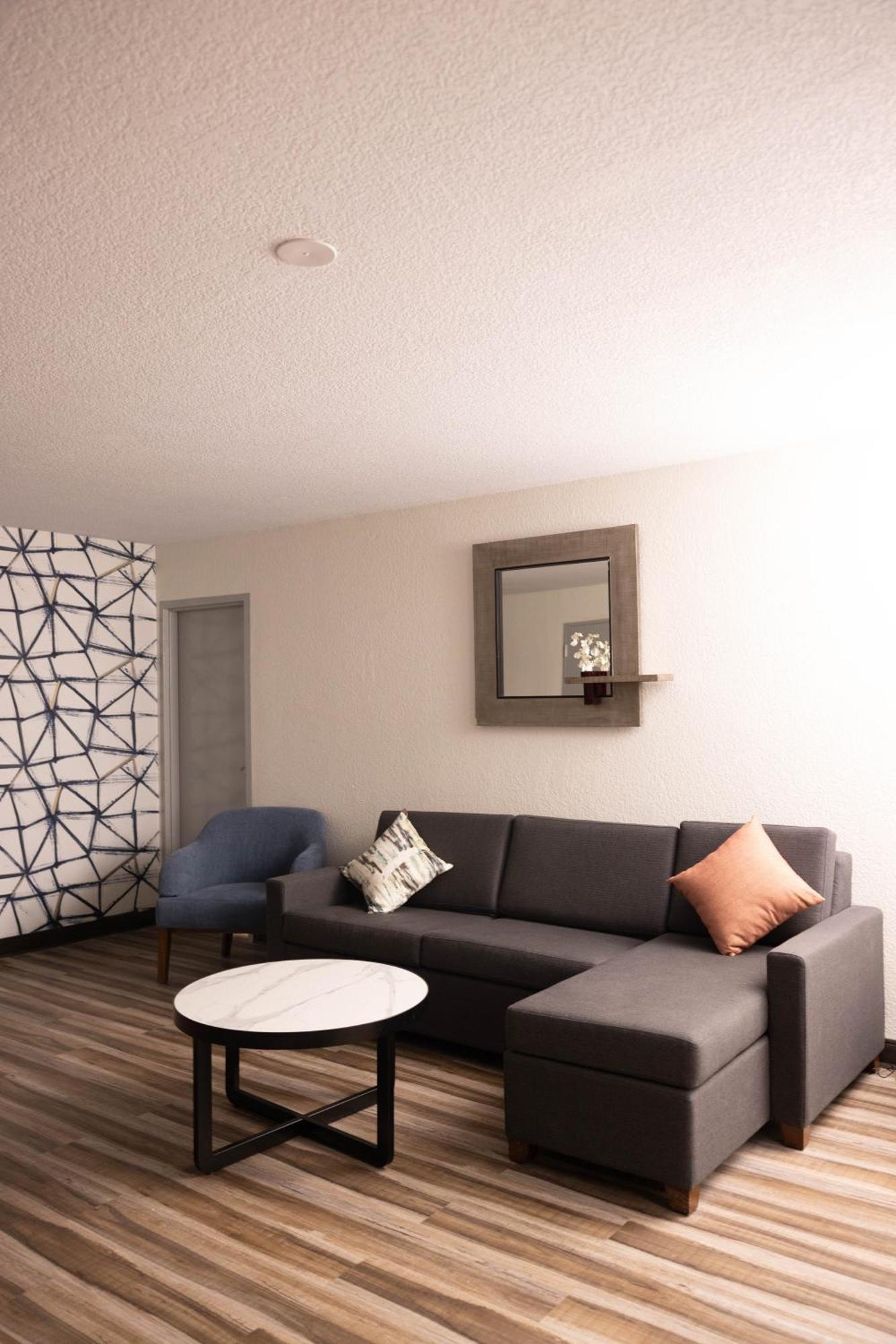 Quality Inn & Suites Lake Havasu City Exterior foto